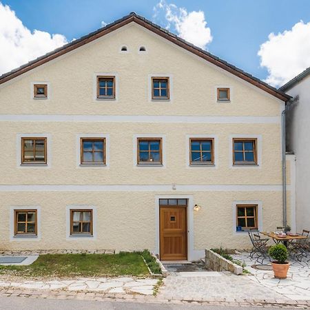 Gehobenes Ambiente in historischer Wohnung Walting Exterior foto