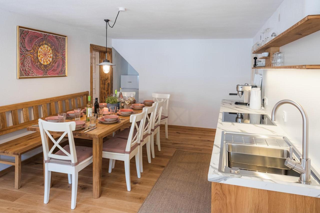 Gehobenes Ambiente in historischer Wohnung Walting Exterior foto